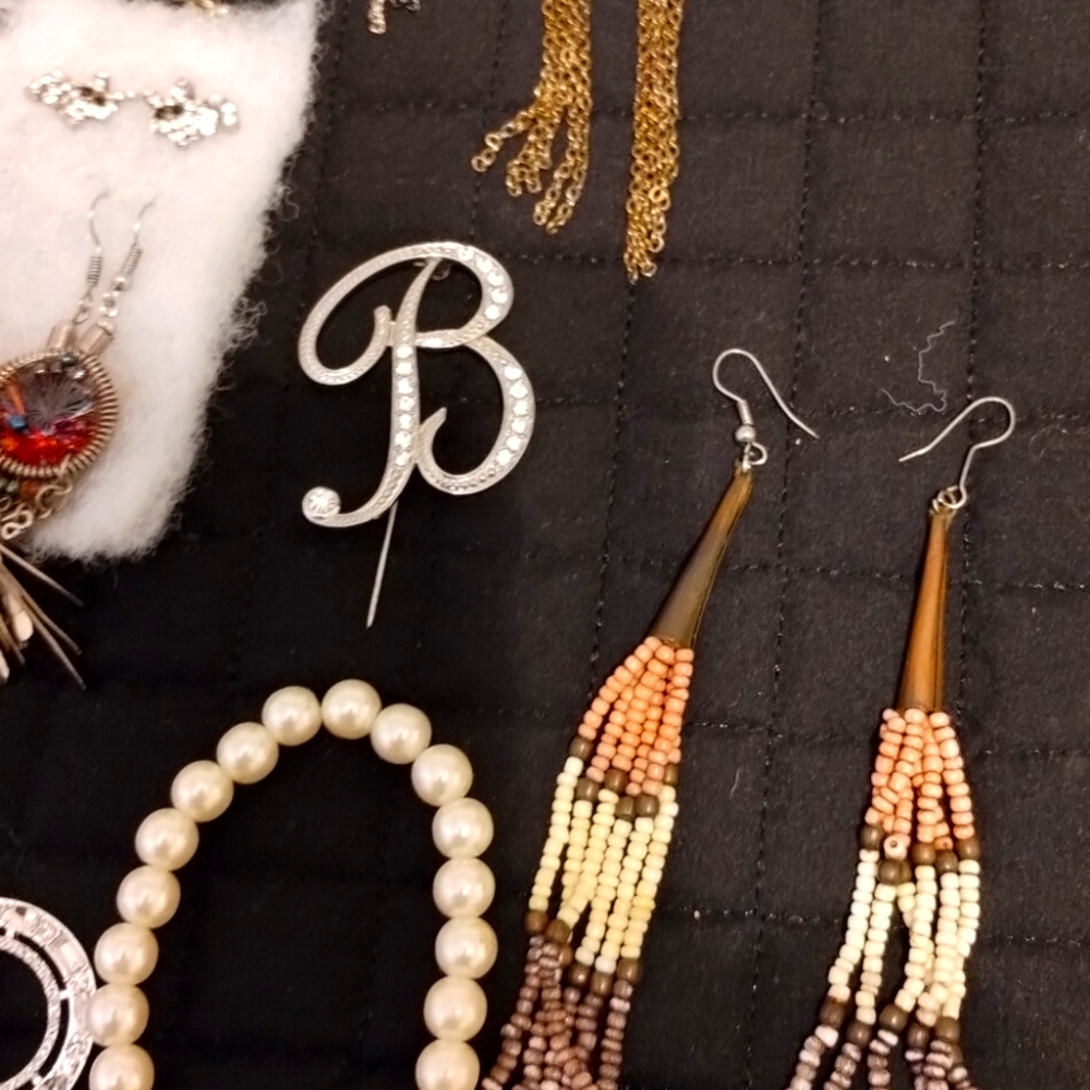 Elegant Pearl Necklace and Beaded Earrings Set
